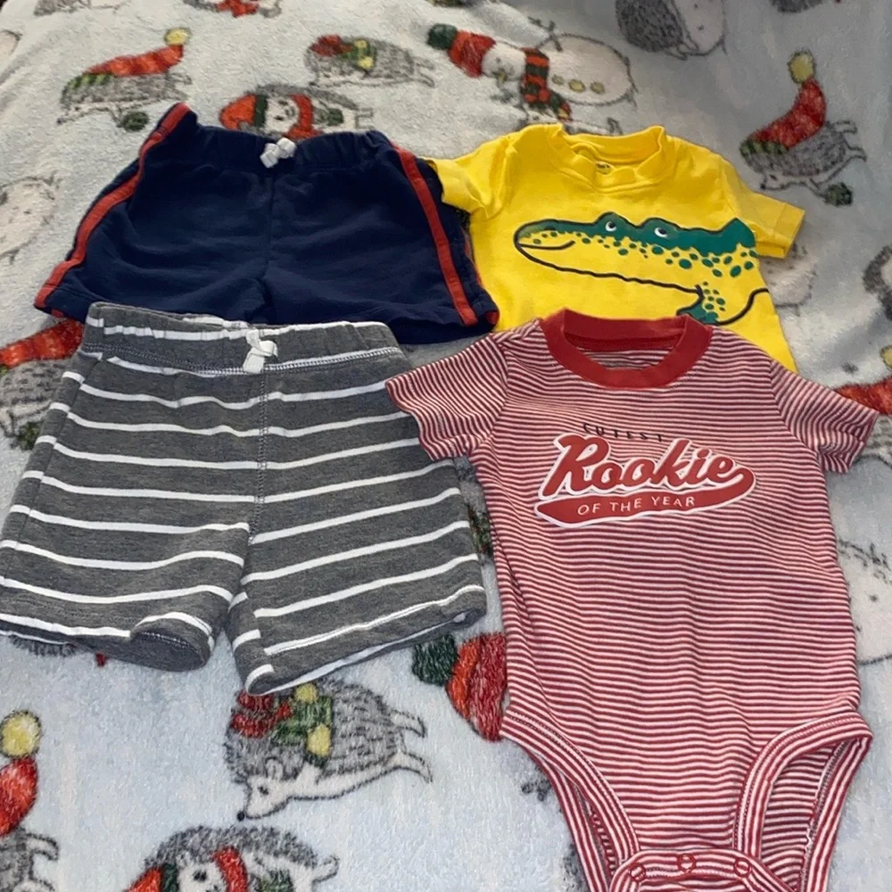 ❣️Carter’s❣️Assortment of Boy’s 18 months Shorts and Onesies - Picture 2 of 11